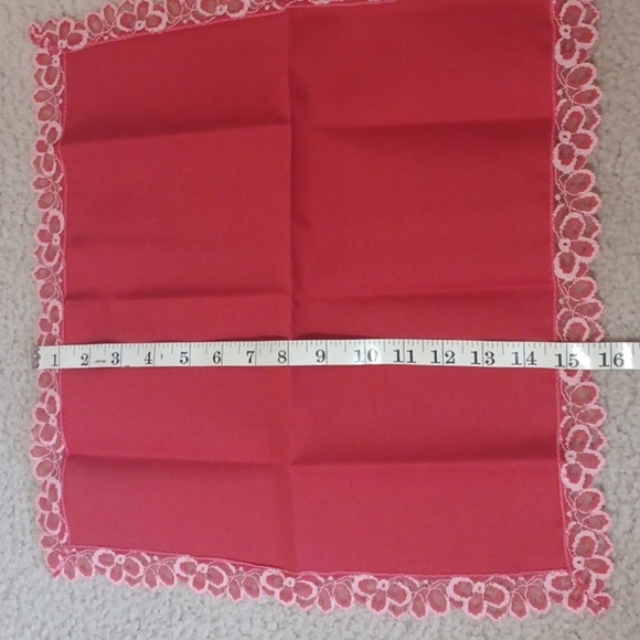 Dupont Vintage Cloth Napkins With Floral Lace Edges, Two Packs Of Four Napkins - Picture 6 of 14